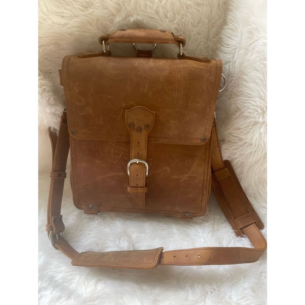 Saddleback Leather Brown convertible Messenger/backpack with. Removable divider